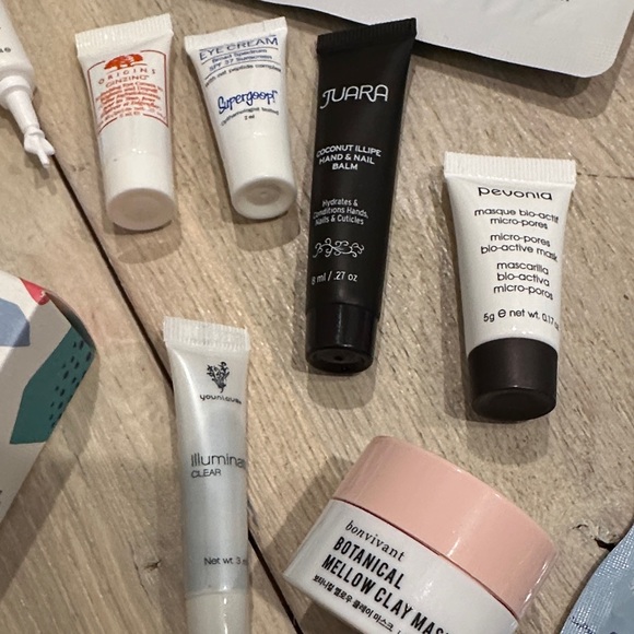 NEW! Bundle 45+ skincare items - full size & samples. Masks, cleansers, lotions - Picture 16 of 17